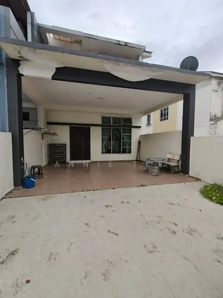 Exterior type: linked terrace house; features: open car porch, flat roof, white painted facade, large windows, concrete flooring, exposed beams, minimal landscaping with grass, surrounded by walls, satellite dish on roof; style: modern.
