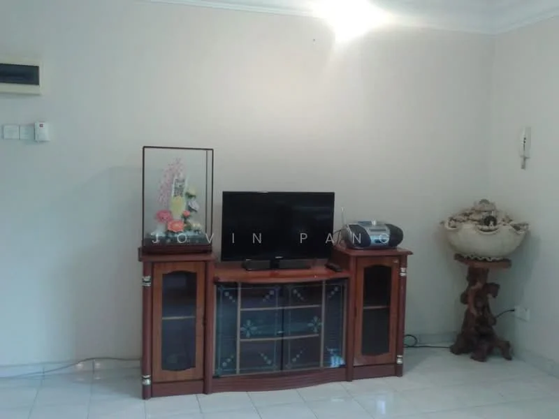 Living features: white painted walls, glossy tile flooring, ceiling light, wooden TV console, flat-screen TV, decorative glass display case, stereo system, ornamental vase, wooden accent table; style: traditional.