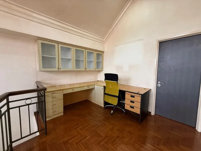 Study features: wooden flooring, cream painted walls, crown moulding, built-in desk with drawers, glass-front upper cabinets, black office chair, door with modern handle, window with natural light; style: modern.