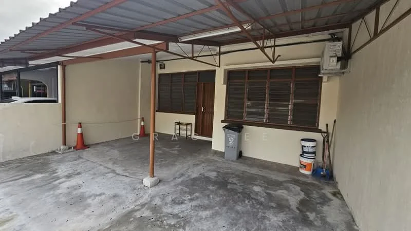 Exterior type: linked terrace house; features: covered car porch, concrete flooring, metal roof, window with wooden frames, wall-mounted air conditioning unit, painted wall, traffic cones, garbage bin, paint cans; style: modern.