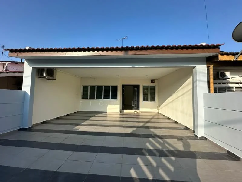 Exterior type: detached bungalow; features: flat roof, cream painted facade, two wall-mounted split AC units, paved driveway with interlocking tiles, front porch area, large windows, main entrance door with glass panel, white perimeter wall, grey tiled flooring, outdoor lighting fixtures; style: modern.