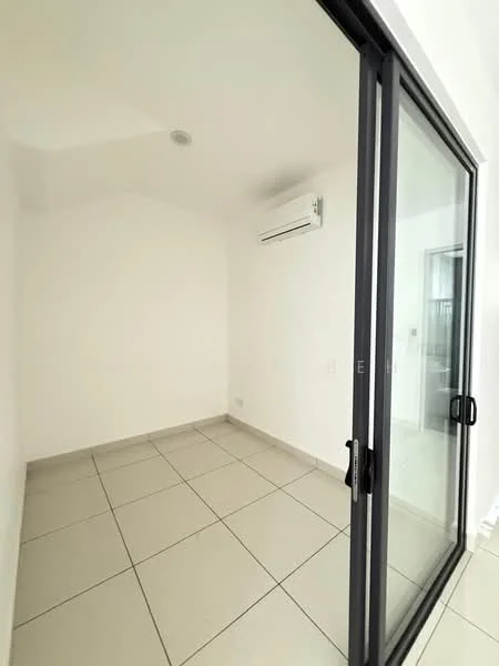 Room features: white painted walls, tile flooring, 1 wall-mounted split AC, sliding glass door, recessed ceiling lights.