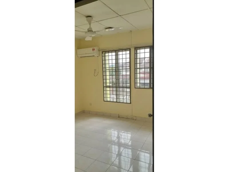 Room features: white painted walls, ceiling fan, 1 wall-mounted split AC, tile flooring, large windows with metal grills, natural light from windows.