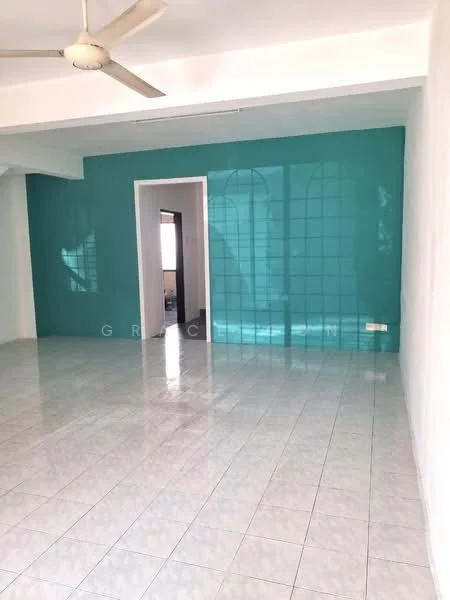 Living features: white painted walls, turquoise accent wall, glossy ceramic tile flooring, 5-blade ceiling fan, large windows, open layout, natural light, doorway leading to another room; style: modern.