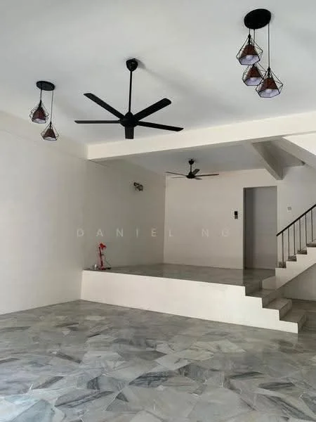 Taman Putra Indah, Seri Kembangan — view 2 of 5 — for Rent