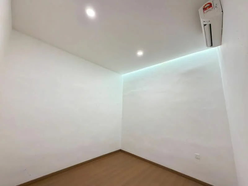 Room features: white painted walls, laminate flooring, recessed LED downlights, 1 wall-mounted split AC.