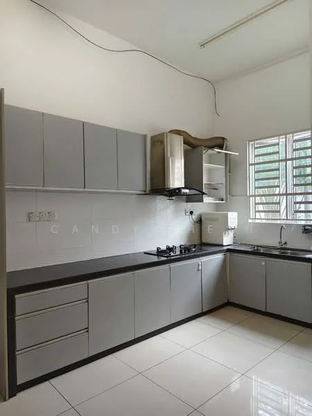 Kitchen features: grey cabinetry, black countertop, stainless-steel range hood, 4-burner gas hob, single-bowl stainless-steel sink, window with metal grille, white tiled backsplash, white tiled flooring, open shelving, drawer storage; style: modern.