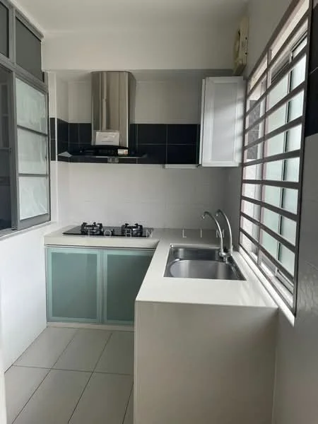 Kitchen features: single-bowl stainless-steel sink, chrome pull-down faucet, 4-burner gas hob, stainless-steel range hood, white cabinetry with glass panels, black tile backsplash, white tiled walls, grey tiled flooring, window with horizontal slats; style: modern.