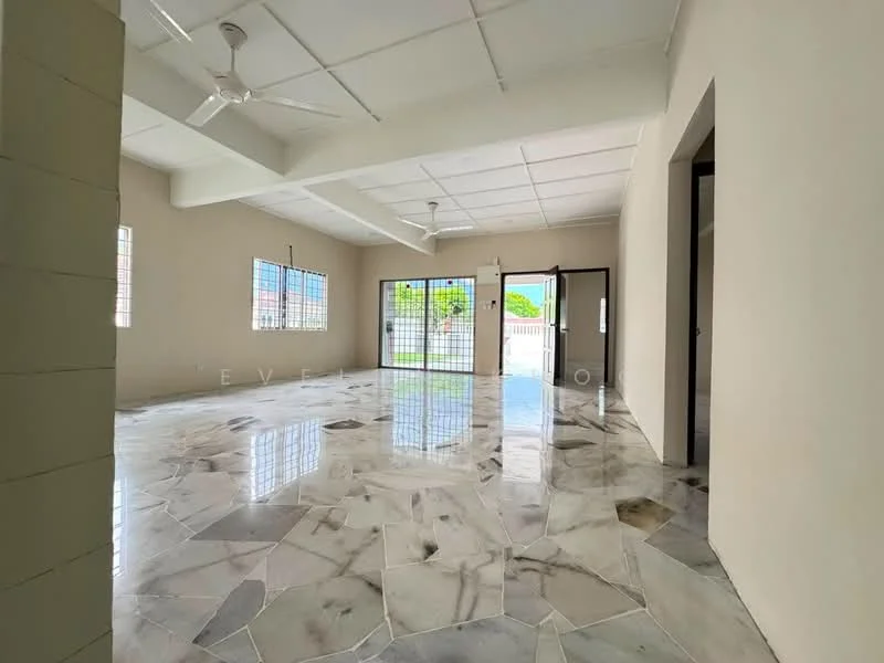 Taman Sri Hijau, Rawang — view 2 of 5 — for Rent