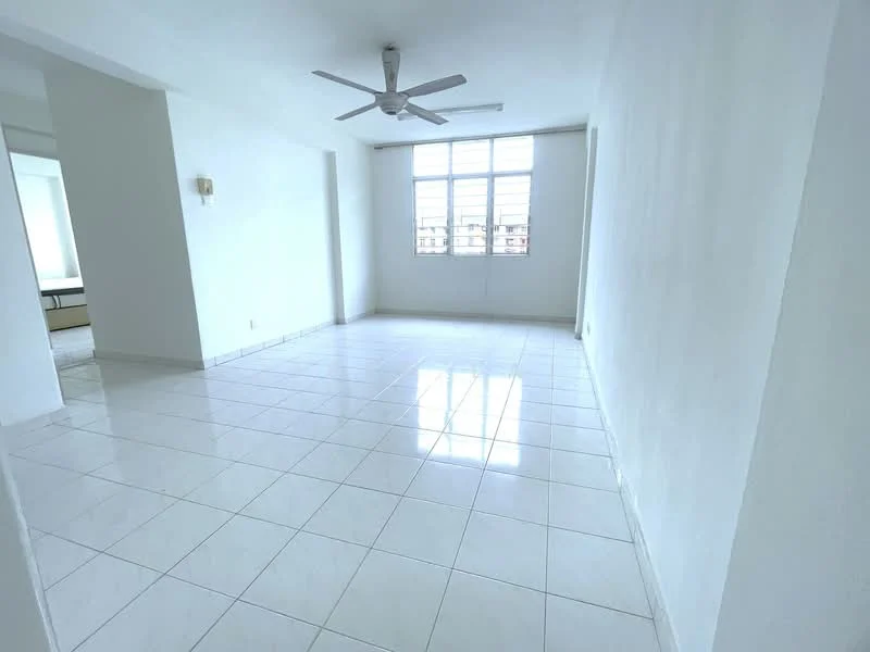 Living features: white painted walls, glossy white tile flooring, 5-blade ceiling fan, large windows with natural light, no visible furniture, neutral color scheme, spacious layout, corner wall with light switch; style: minimalist.