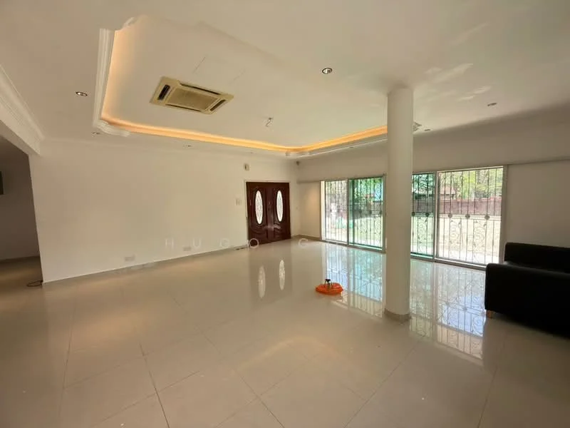 Living features: white painted walls, polished ceramic tile flooring, tray ceiling with recessed lighting, ceiling-mounted air conditioning unit, large windows with metal grilles, sliding glass door, black leather sofa, decorative column, orange rug; style: modern; view: garden.