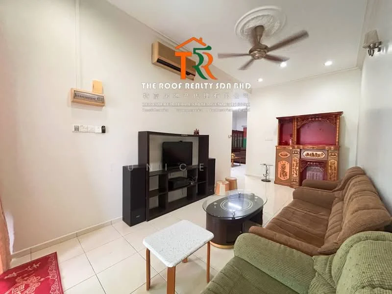 Living features: 3-seater fabric sofa in beige, 2-seater fabric sofa in beige, coffee table with glass top, TV console in dark wood, wall-mounted TV, ceiling fan with light, air conditioning unit, decorative wooden cabinet, white tiled flooring, light-colored walls, area rug in red, wall-mounted shelf; style: modern.