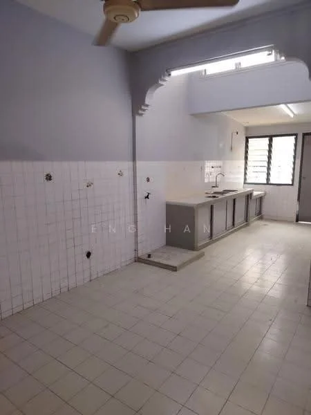 Taman Sungai Besi Indah, Seri Kembangan — view 2 of 5 in Taman Sungai Besi Indah — for Rent