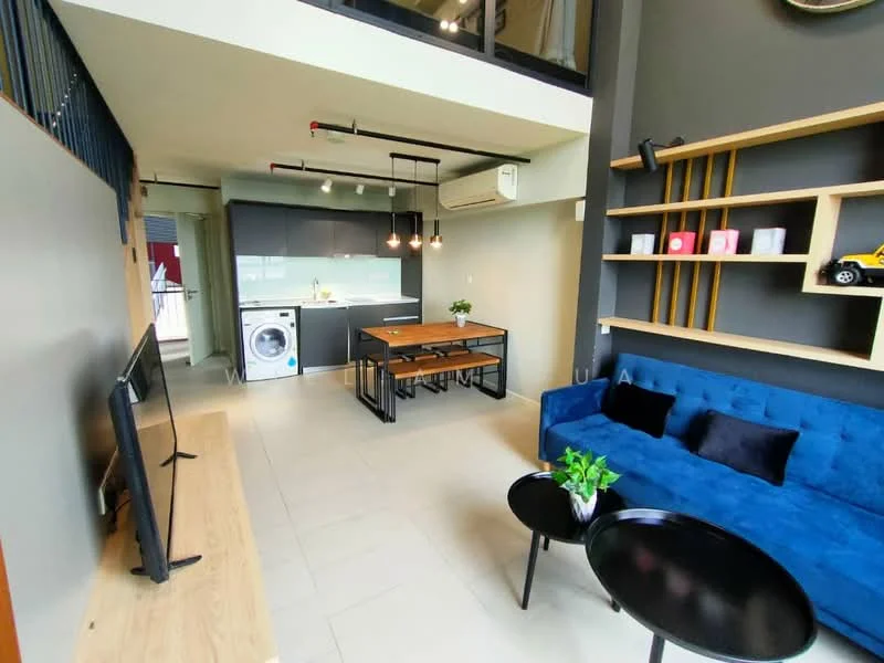 Living features: blue fabric sofa, black coffee table, TV console, wall-mounted TV, dining table with 4 chairs, pendant lighting, recessed downlights, air conditioning unit, washing machine, open shelving unit, grey painted walls, light-colored flooring; style: modern.