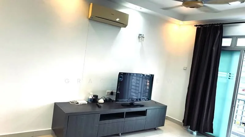 Living features: white painted walls, ceiling fan, wall-mounted split AC, TV console in dark wood, wall-mounted TV, black curtains, light fixtures, tile flooring; style: modern.
