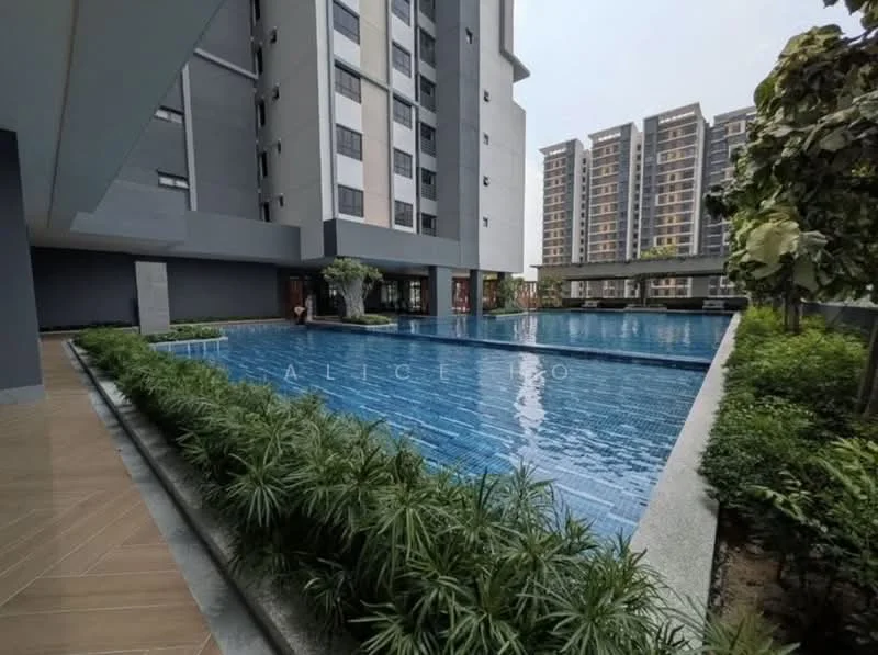 Exterior type: high-rise condominium; features: infinity pool, pool deck with loungers, landscaped garden with shrubs, modern architectural design, glass curtain wall facade, surrounded by greenery, multiple storeys, outdoor seating area; style: modern.