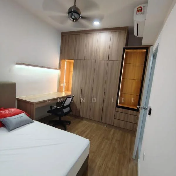 Bedroom features: queen-size bed, upholstered headboard, wooden flooring, built-in wardrobe with sliding doors, study desk with light, office chair, ceiling fan with light, wall-mounted air conditioning unit, decorative pillows, wooden paneling on wardrobe; style: modern.