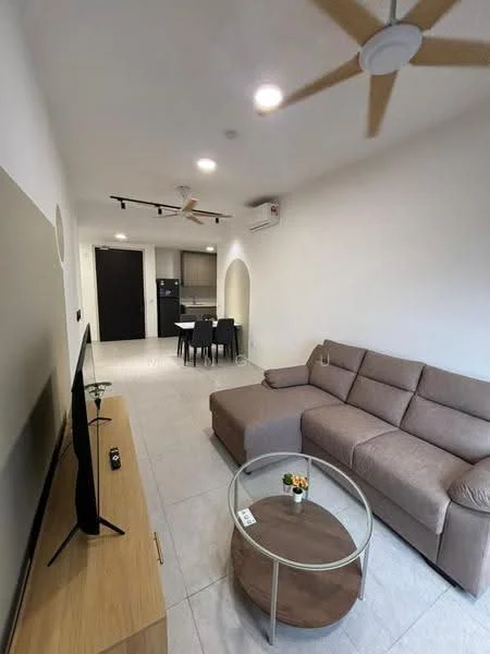 Living features: L-shape sectional sofa in beige, glass coffee table, TV console, wall-mounted TV, 5-blade ceiling fan with light, recessed LED downlights, white painted walls, light-colored tile flooring, air conditioning unit, decorative wall art, dining table with four chairs, open layout; style: modern.