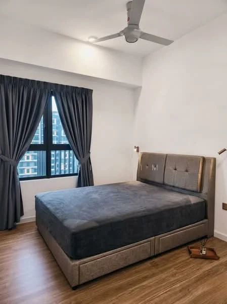 Bedroom features: queen-size bed, upholstered headboard, grey bedding, 5-blade ceiling fan, floor-to-ceiling window, blackout curtains, wooden flooring, decorative wall light; style: modern; view: city.