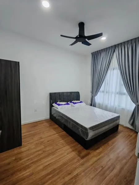 Bedroom features: queen-size bed with mattress, upholstered headboard, wooden flooring, 5-blade ceiling fan, floor-to-ceiling window with sheer curtains, grey curtains, nightstand, built-in wardrobe; style: modern.