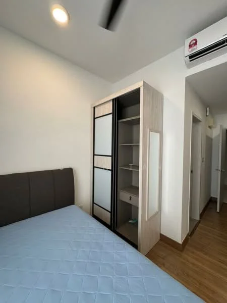 Bedroom features: queen-size bed with grey upholstered headboard, built-in wardrobe with sliding doors, light wood cabinetry, white walls, wooden flooring, 1 wall-mounted split AC, ceiling fan, nightstand with drawer; style: modern.