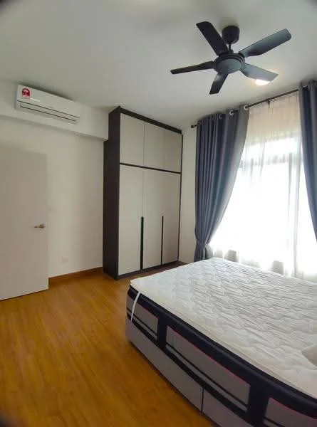 Bedroom features: wooden flooring, white painted walls, 5-blade ceiling fan with light, floor-to-ceiling window with sheer curtains, built-in wardrobe with sliding doors, queen-size bed with mattress, curtains, wall-mounted split AC; style: modern.