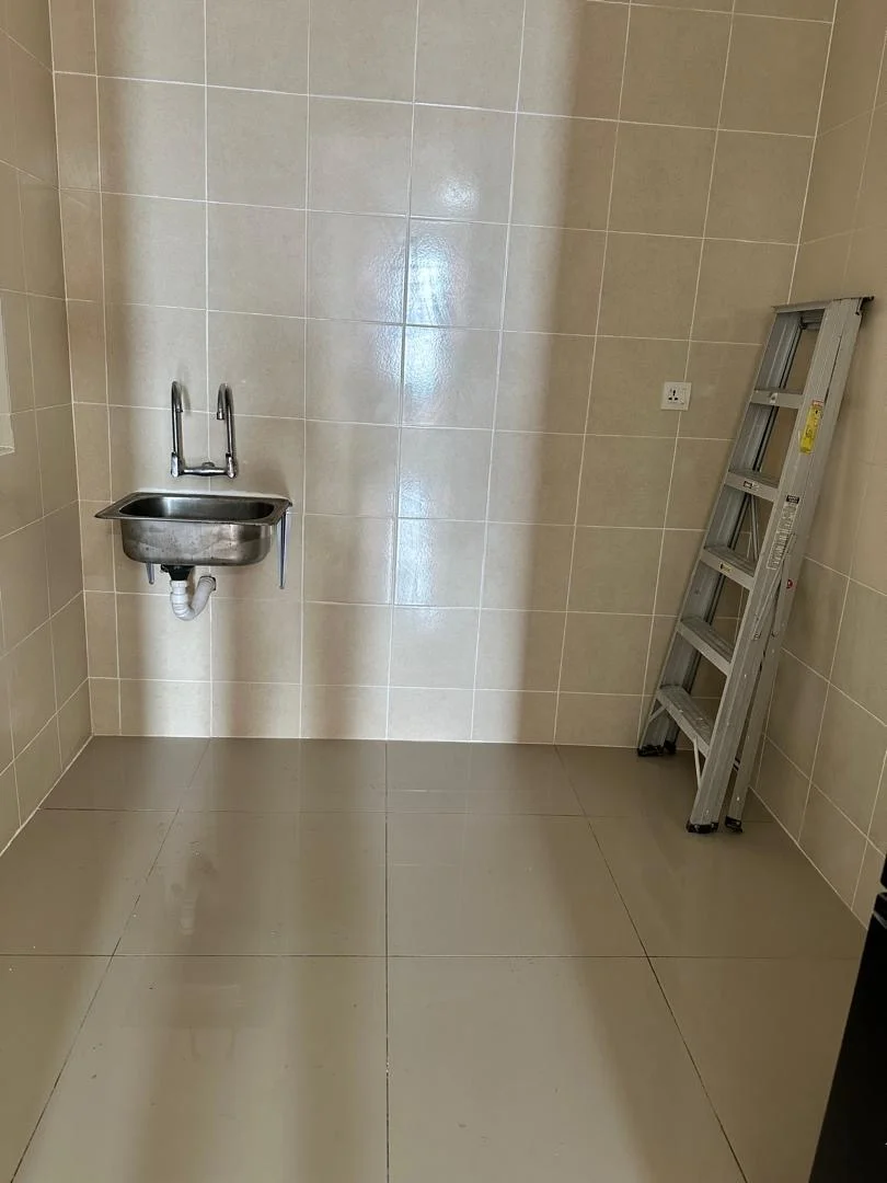 Laundry features: single-bowl stainless-steel sink, chrome faucet, glossy beige wall tiles, glossy beige floor tiles, ladder, wall-mounted faucet, electrical outlet, drainage pipe; style: modern.