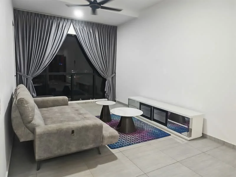 Living features: grey fabric L-shape sectional sofa, 2 round coffee tables with metallic bases, white TV console with glass doors, area rug with geometric pattern, floor-to-ceiling windows, grey curtains, ceiling fan, light grey tiled flooring, white painted walls; style: modern; view: city.