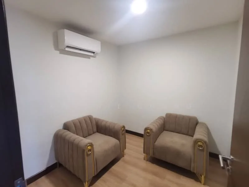 Room features: 2 beige armchairs with gold accents, wooden flooring, white painted walls, wall-mounted split AC, recessed ceiling light; style: modern.