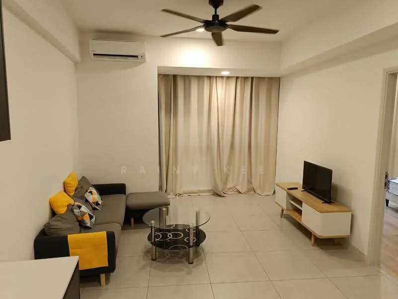Living features: 3-seater fabric sofa in grey, yellow accent cushions, glass coffee table, wall-mounted TV, TV console with wooden legs, floor-to-ceiling curtains in beige, recessed downlights, 1 wall-mounted split AC, light-coloured tiled flooring, ceiling fan with 5 blades; style: modern.