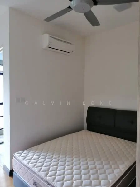 Bedroom features: queen-size bed, upholstered headboard, 1 wall-mounted split AC, light-colored walls, wooden flooring, ceiling fan, window with natural light; style: modern.
