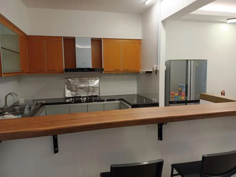 Kitchen features: wood cabinetry in light brown, black countertop, stainless-steel single-bowl sink, chrome pull-down faucet, built-in stainless-steel oven, stainless-steel range hood, stainless-steel fridge, glass backsplash, bar counter with wooden surface, two black chairs; style: modern.
