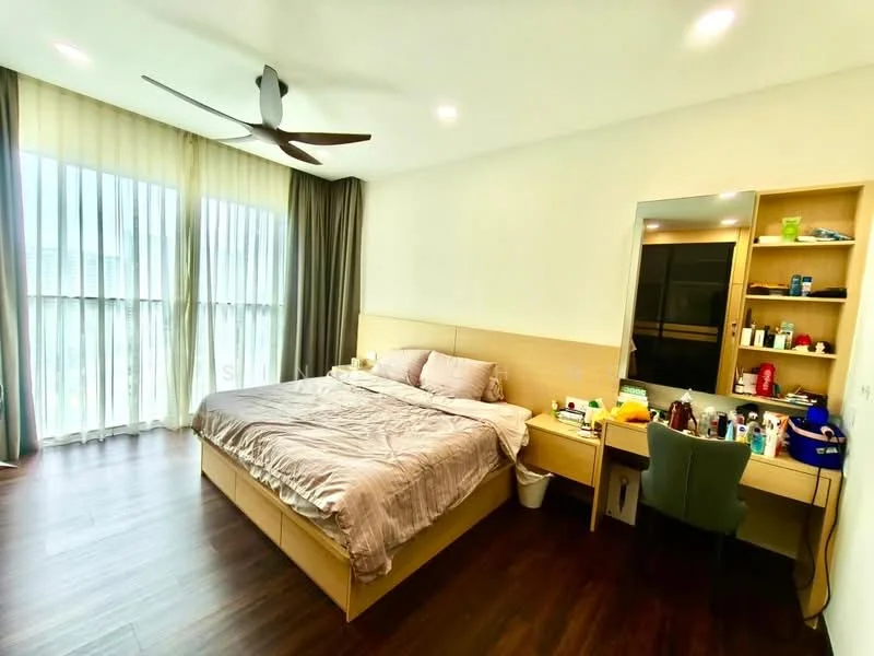 Bedroom features: king-size bed, upholstered headboard, bedside table, desk with chair, floor-to-ceiling windows, curtains, wooden flooring, ceiling fan, built-in wardrobe, decorative mirror; style: modern.