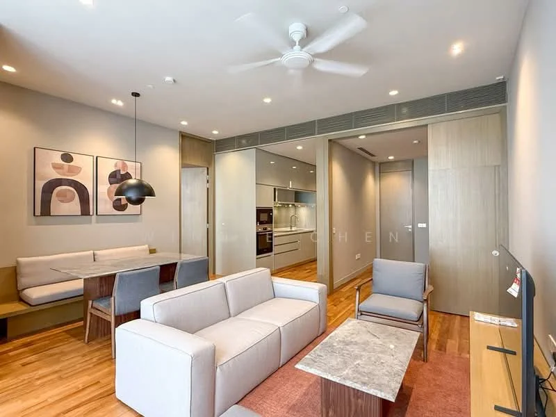 Living features: 3-seater fabric sofa in light grey, coffee table with marble top, area rug in terracotta, wall-mounted TV, ceiling fan with light, wooden flooring, recessed downlights, decorative wall art, built-in cabinetry, open dining area with table and benches; style: modern.