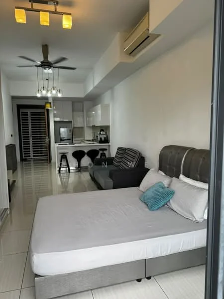 Living features: queen-size bed, upholstered headboard, sofa in grey fabric, 3-blade ceiling fan, recessed LED downlights, kitchen island with bar stools, white painted walls, glossy tile flooring, air conditioning unit, decorative throw pillow in teal, open shelving, kitchen cabinetry with countertop; style: modern.