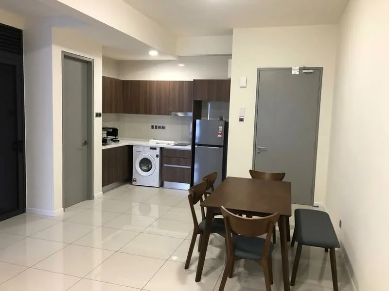 Kitchen features: brown wooden cabinetry, white countertop, stainless-steel fridge, built-in oven, freestanding washing machine, 4-burner gas hob, exhaust hood, white tiled backsplash, dining table with 4 chairs, grey upholstered bench, white tiled flooring, recessed ceiling lights; style: modern.