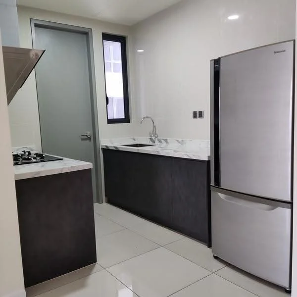 Kitchen features: stainless-steel fridge, marble countertop, dark cabinetry, built-in gas hob, single-bowl stainless-steel sink, chrome pull-down faucet, white tiled walls, white tiled flooring, window for natural light, modern cabinet handles; style: modern.