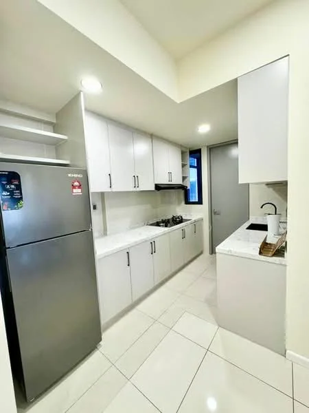 Kitchen features: stainless-steel fridge, built-in oven, 4-burner gas hob, white shaker cabinets, marble countertop, white tiled backsplash, single-bowl stainless-steel sink, chrome pull-down faucet, recessed downlights, ceramic tile flooring, open shelving, wall-mounted range hood; style: modern.