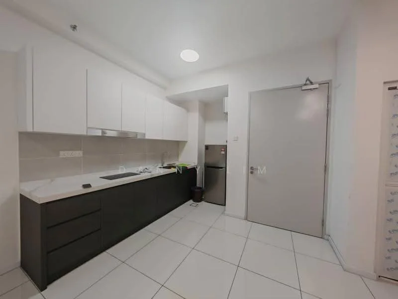 Kitchen features: white shaker cabinets, black lower cabinets, white quartz countertop, stainless-steel sink, chrome pull-down faucet, built-in stove, built-in oven, refrigerator, tile backsplash, recessed downlights, white tiled flooring, grey walls, door to hallway; style: modern.