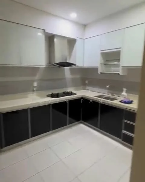 Kitchen features: white glossy upper cabinets, black lower cabinets, granite countertop, stainless-steel sink, chrome pull-down faucet, built-in oven, 4-burner gas hob, exhaust hood, tile backsplash, ceramic tile flooring, recessed downlights; style: modern.
