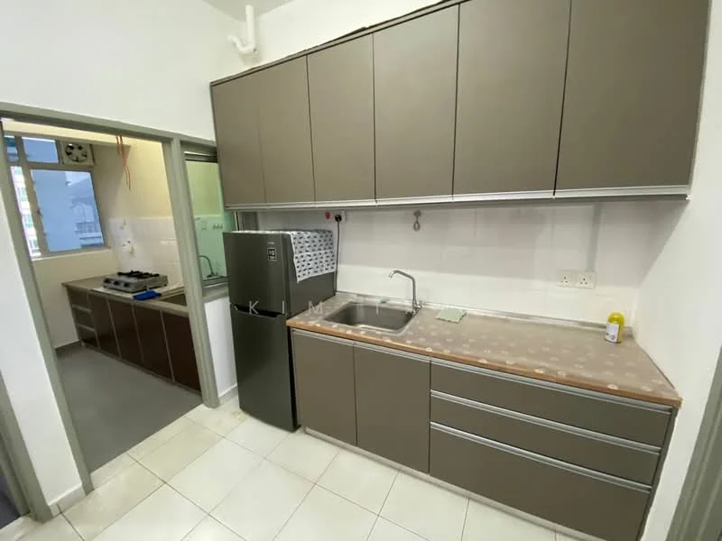 Kitchen features: brown cabinetry, stainless-steel sink, chrome pull-down faucet, countertop with patterned surface, built-in refrigerator, 4-burner gas hob, wall-mounted kitchen cabinets, tile flooring, white tiled backsplash, window for natural light; style: modern. Room features: grey walls, open layout to adjacent room.