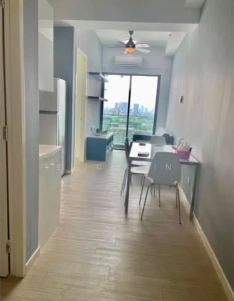 Dining features: light grey painted walls, laminate flooring, 5-blade ceiling fan with light, floor-to-ceiling windows, dining table with 4 chairs, refrigerator, kitchen cabinetry, view of city skyline; style: modern; view: city.