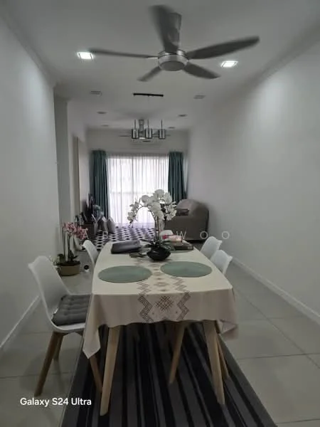 Dining features: 6-seater dining table, white dining chairs, table runner with geometric pattern, decorative vase with flowers, area rug with striped pattern, recessed downlights, ceiling fan, curtains in teal, sofa in background, wall-mounted decor, neutral wall color, tile flooring; style: modern.