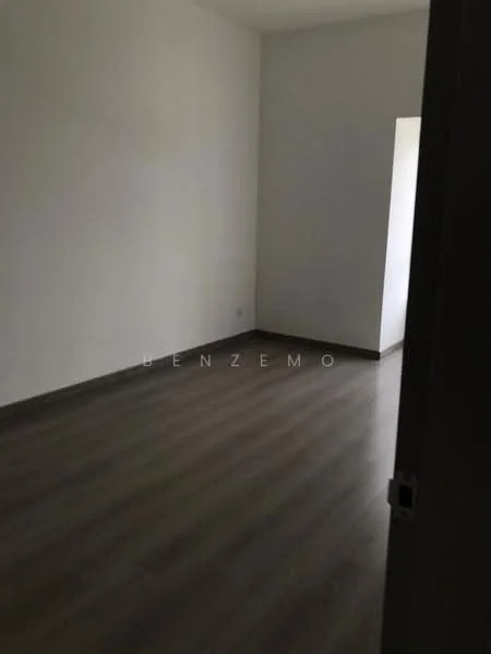 Room features: light wood laminate flooring, white painted walls, single window, neutral color scheme.