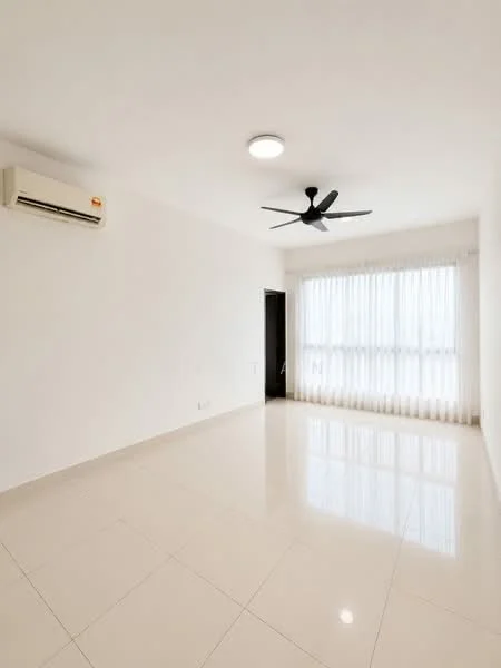 Living features: white painted walls, glossy ceramic tile flooring, 5-blade ceiling fan with light, 1 wall-mounted split AC, floor-to-ceiling windows with sheer curtains, recessed ceiling light; style: modern.