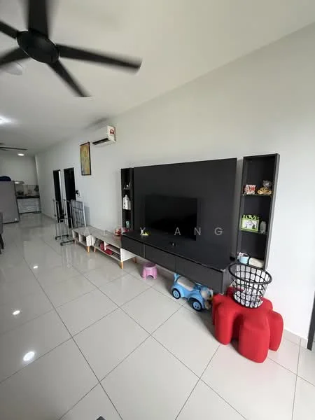 Living features: white painted walls, glossy tile flooring, 5-blade ceiling fan, wall-mounted TV, black TV console, open shelving unit, decorative items on shelves, colorful children's toys, red stools, air conditioning unit; style: modern.