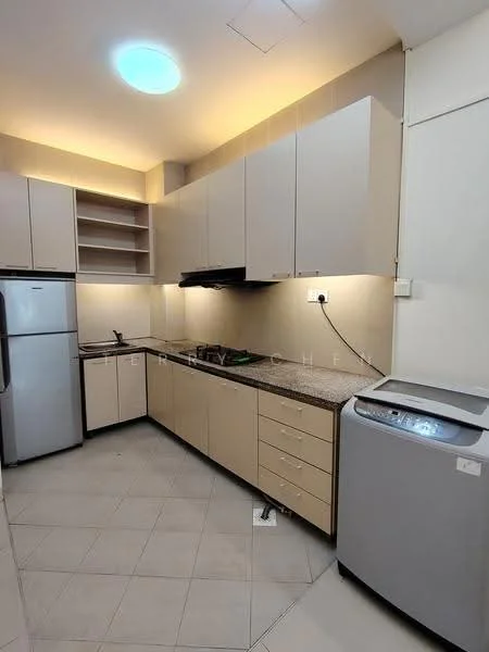 Kitchen features: light beige cabinetry, granite countertop, stainless-steel fridge, built-in stove with exhaust hood, single-bowl stainless-steel sink, chrome faucet, tile backsplash, overhead cabinets, under-cabinet lighting, washing machine, ceramic tile flooring, recessed ceiling lights; style: modern.