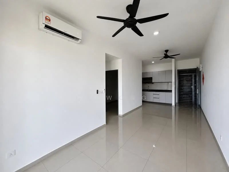 Living features: white painted walls, glossy ceramic tile flooring, 2 ceiling fans, wall-mounted split AC, open layout, doorway to kitchen, neutral color scheme, recessed lighting; style: modern.