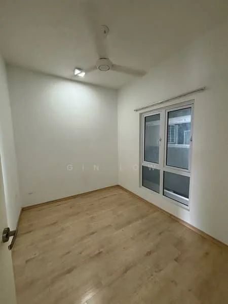 Room features: white painted walls, laminate flooring, ceiling fan, floor-to-ceiling windows, roller blinds.