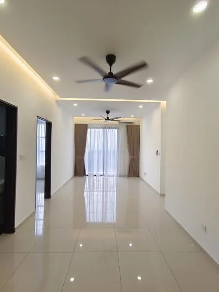 Living features: white painted walls, polished ceramic tile flooring, tray ceiling with recessed lighting, 2 ceiling fans, floor-to-ceiling windows, sheer curtains, neutral color scheme, open layout; style: modern.